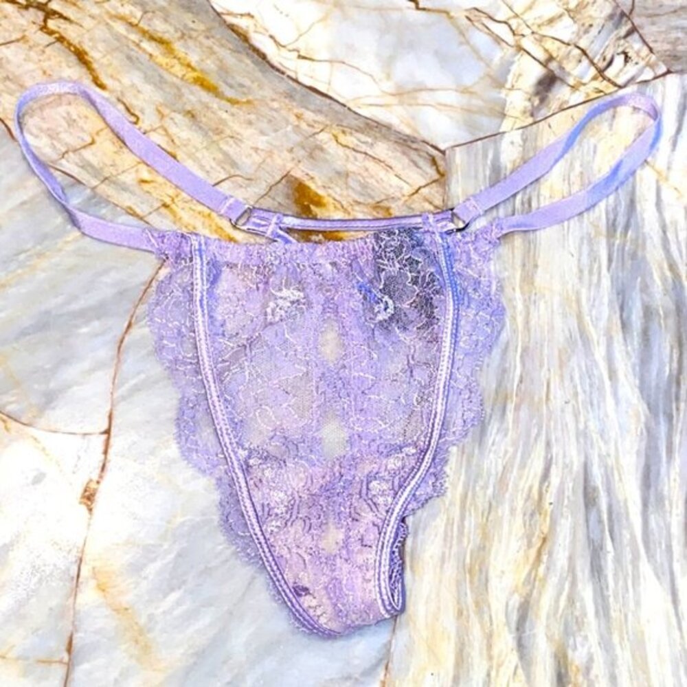 Victoria's Secret VERY SEXY Designer V-String Thong Lace‎ Panty Small Rare